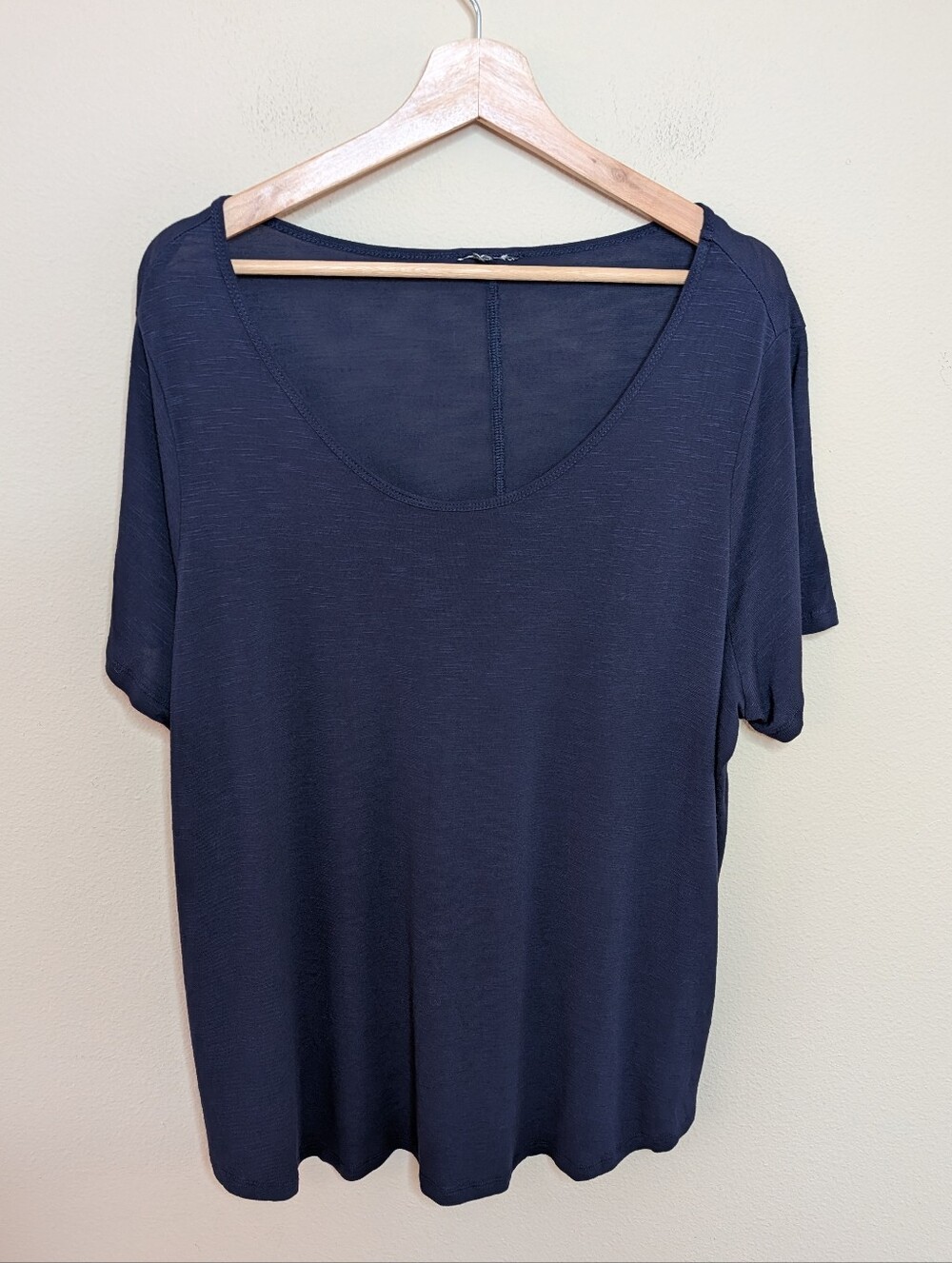 City Chic Navy Blue Scoop Neck Short Sleeve Top 1X (Measured)